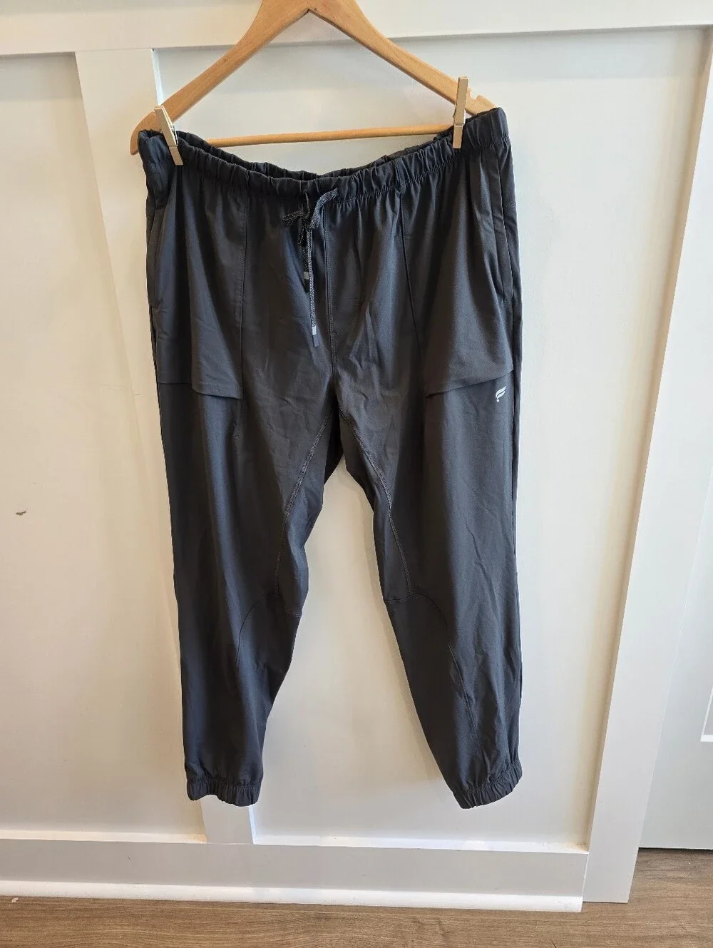Fabletics Onyx Gray Men's The One Jogger Pant Lightweight Quick Dry Size XL NWT